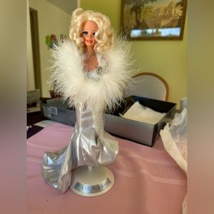 Barbie Silver Screen Special Limited Edition Doll-FAO Schwartz 5th Avenue NY